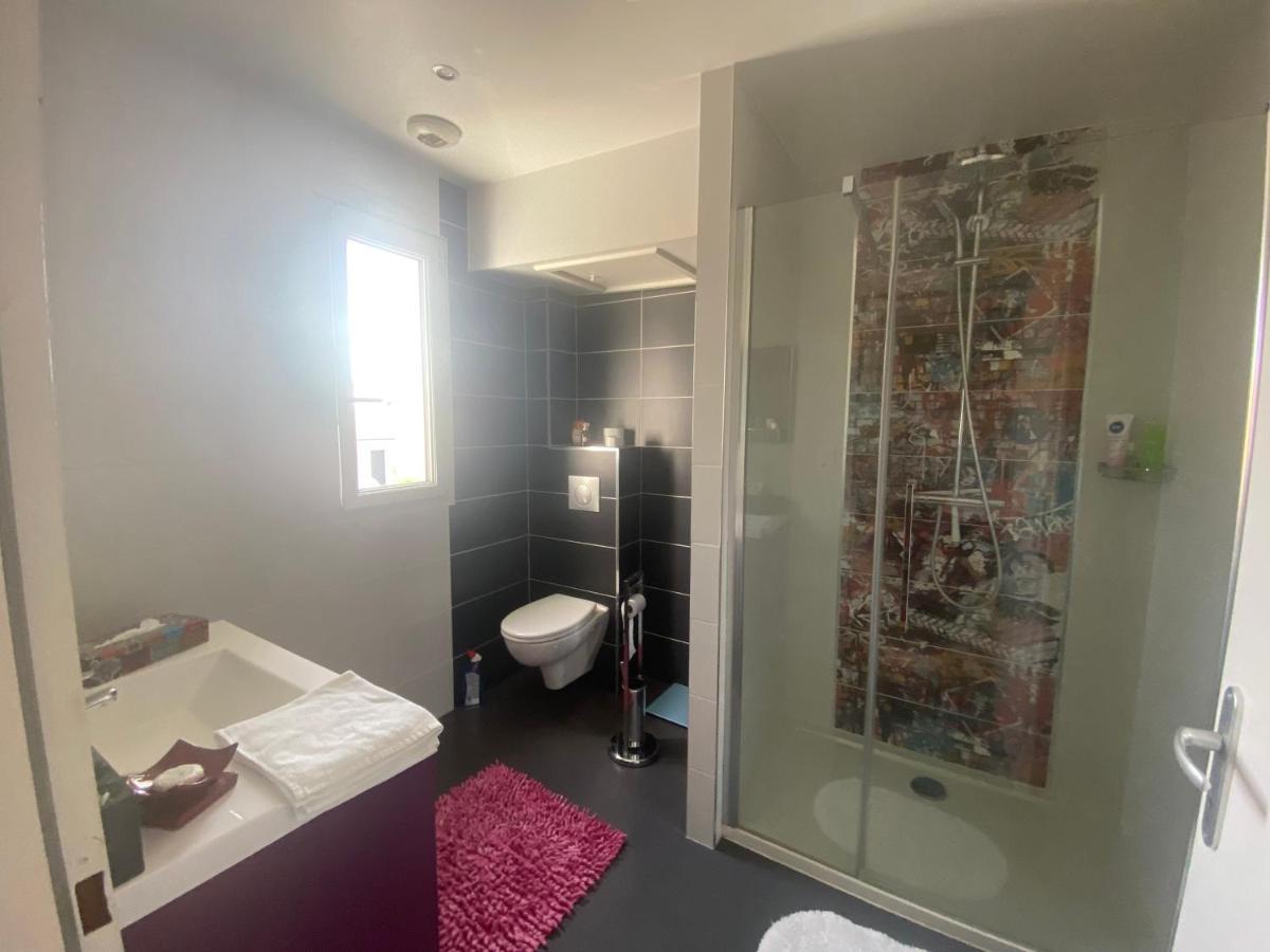 Chambre Avec Salle De Bain Privee Dans Maison Bourges Exterior photo