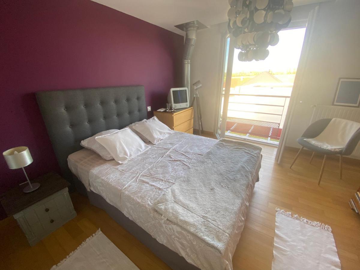 Chambre Avec Salle De Bain Privee Dans Maison Bourges Exterior photo